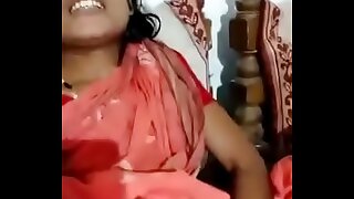 Desi sexy bhabhi open her saree and make motion picture