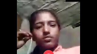 Desi Unfocused peeing in videocall